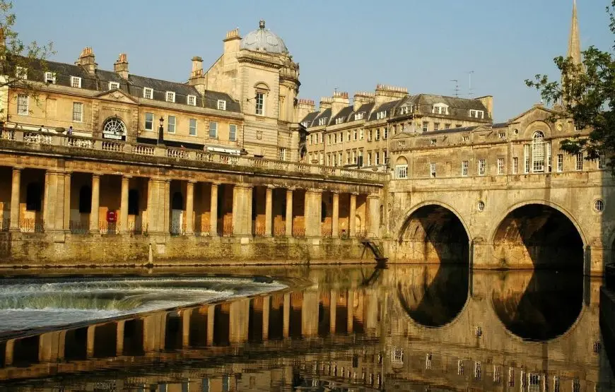 Stonehenge & Bath Private Car Tour from London